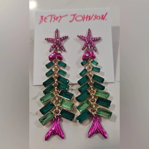 BETSEY JOHNSON Holiday Christmas Tree Fish-Scale Jeweled Movable Earrings NWT - Picture 1 of 6